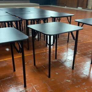 Mesa 70x70cm variedad de colores